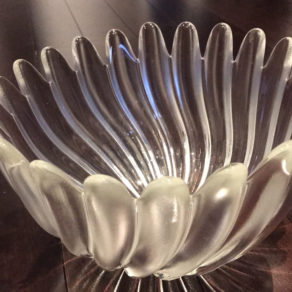 Set of 3 Fluted Glass Display or Serving Bowls Floral Petals Shape - Picture 5 of 14